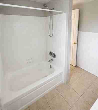 Aria - 1085 Saint Clair St. #3 - Photo 7 of 10