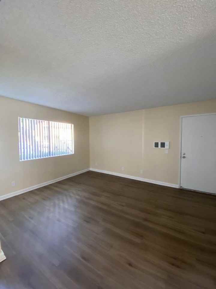 Summer Brook Apartments - Photo 5 of 27