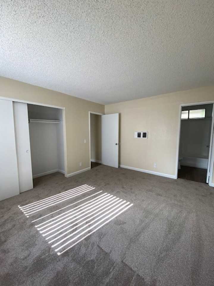 Summer Brook Apartments - Photo 6 of 27