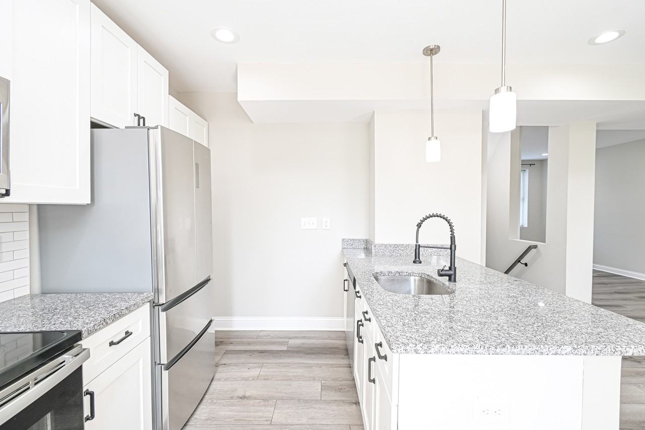 2823 Ashland Avenue - Photo 5 of 40
