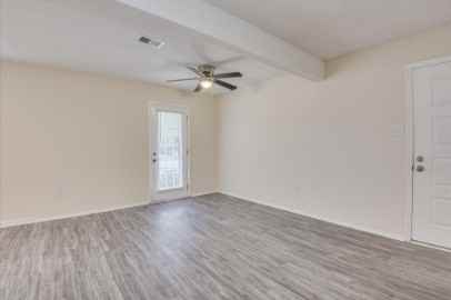 San Sebastian Apartments - Photo 2 of 15