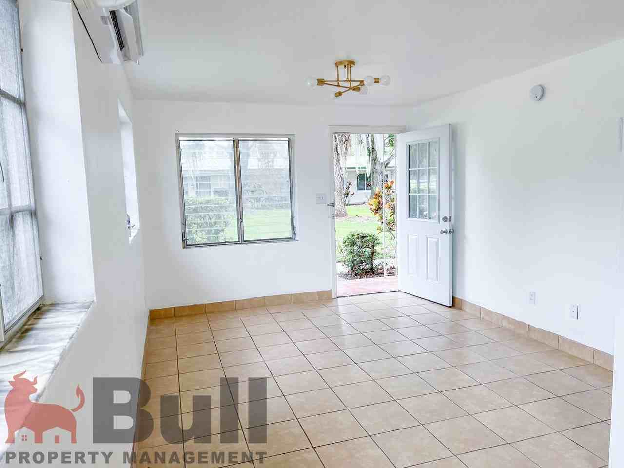 Lakeside APT - Photo 4 of 26