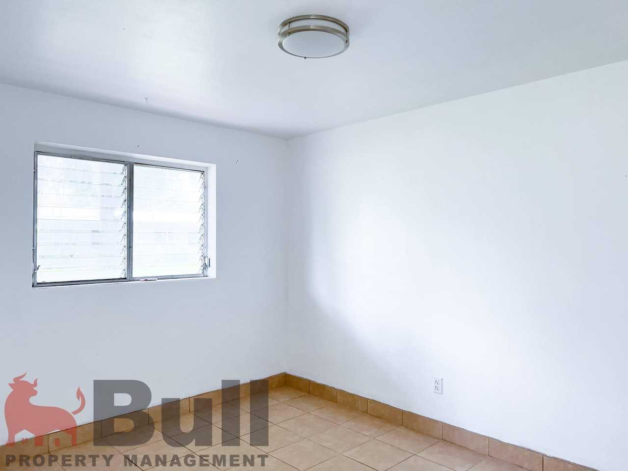Lakeside APT - Photo 6 of 26