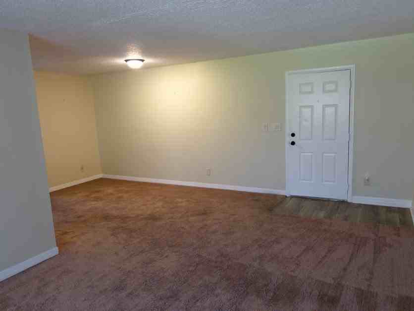 Double Eagle Apartments - Photo 2 of 8