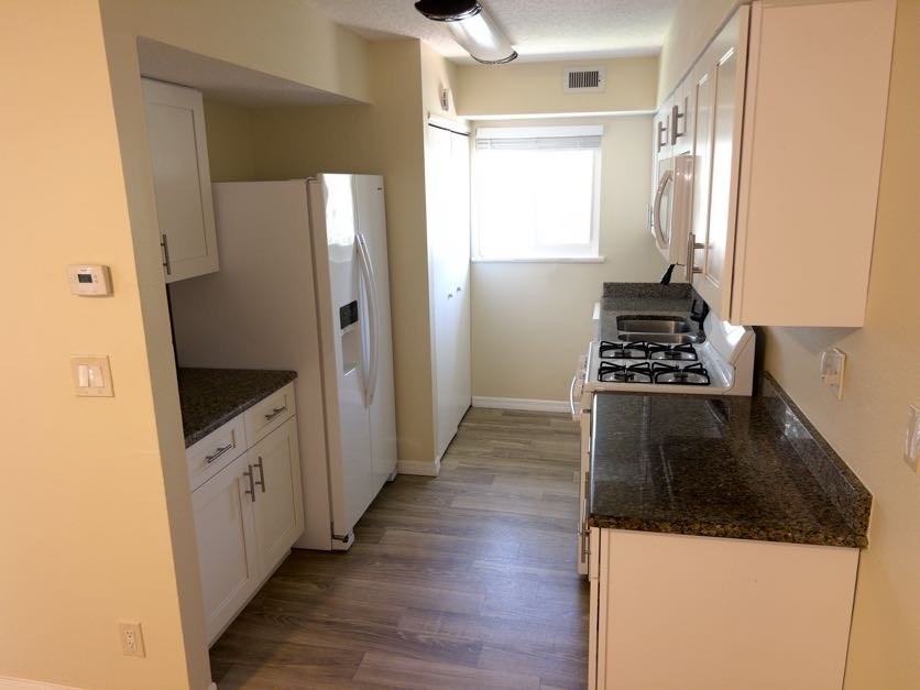 Double Eagle Apartments - Photo 3 of 8
