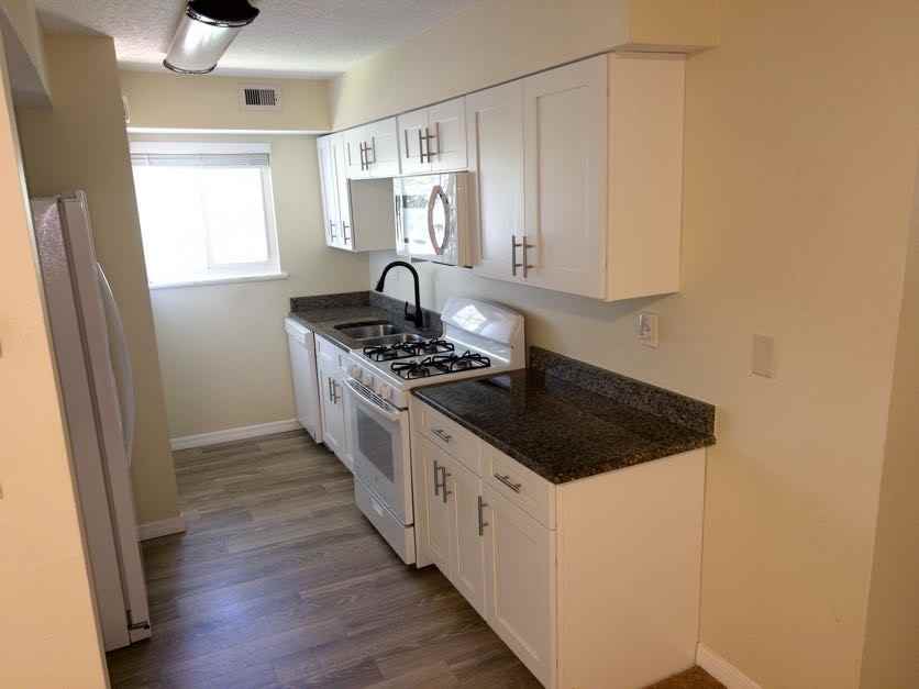 Double Eagle Apartments - Photo 4 of 8