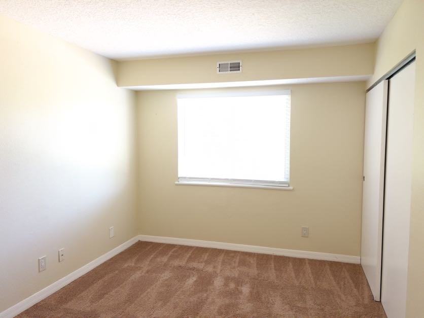 Double Eagle Apartments - Photo 5 of 8