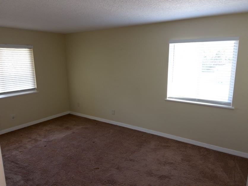 Double Eagle Apartments - Photo 7 of 8