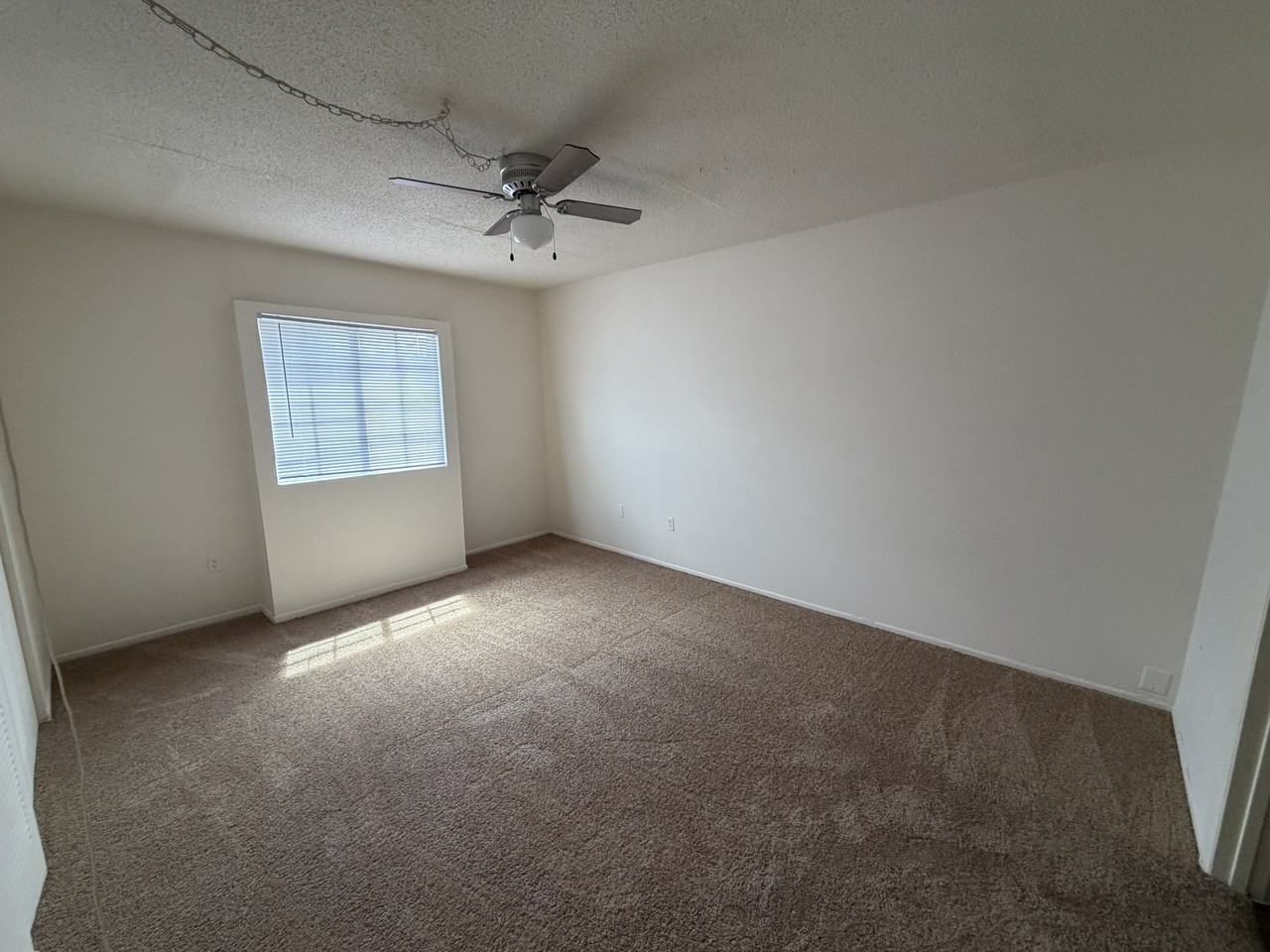 Sumerset Apartments - Photo 6 of 42