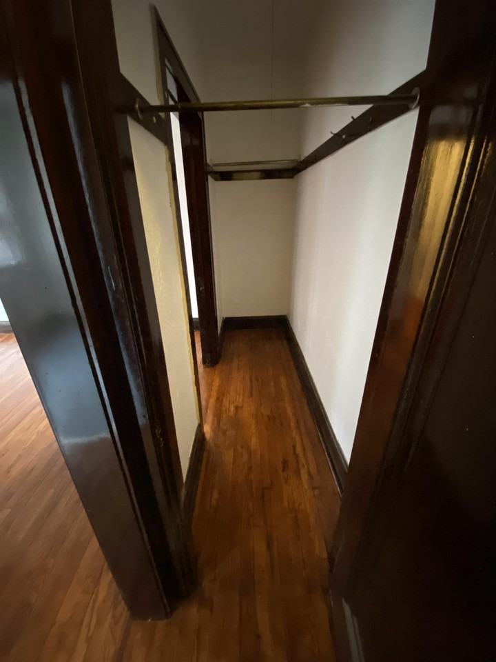 1442 West 101st Street - Photo 4 of 23
