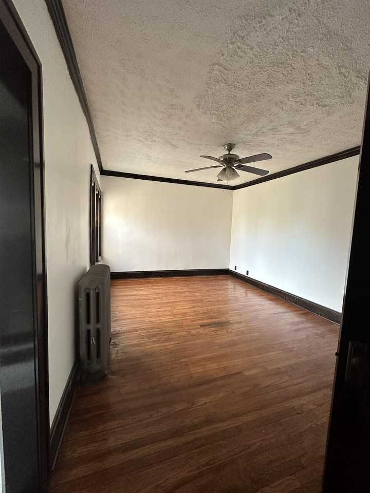 1442 West 101st Street - Photo 5 of 23