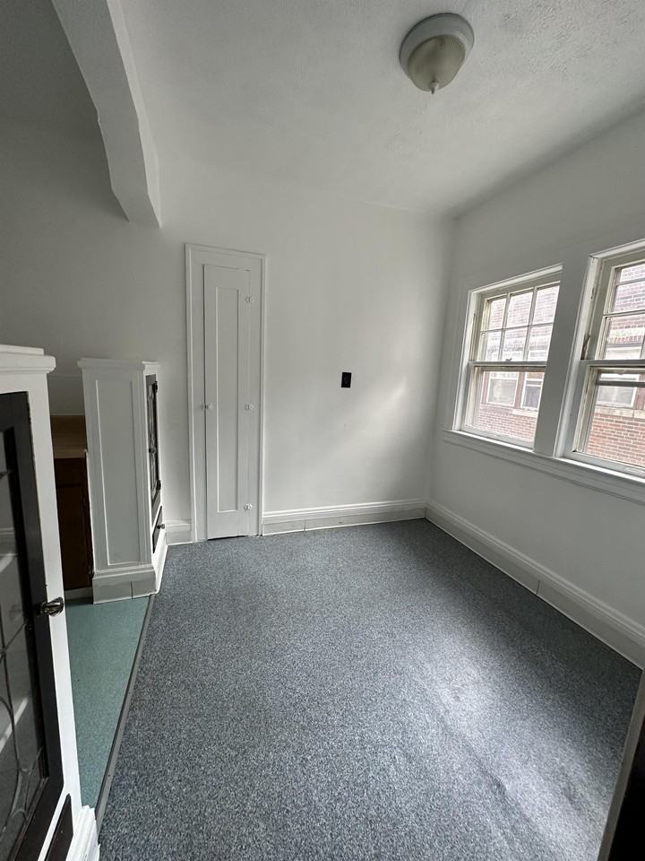 1442 West 101st Street - Photo 6 of 23