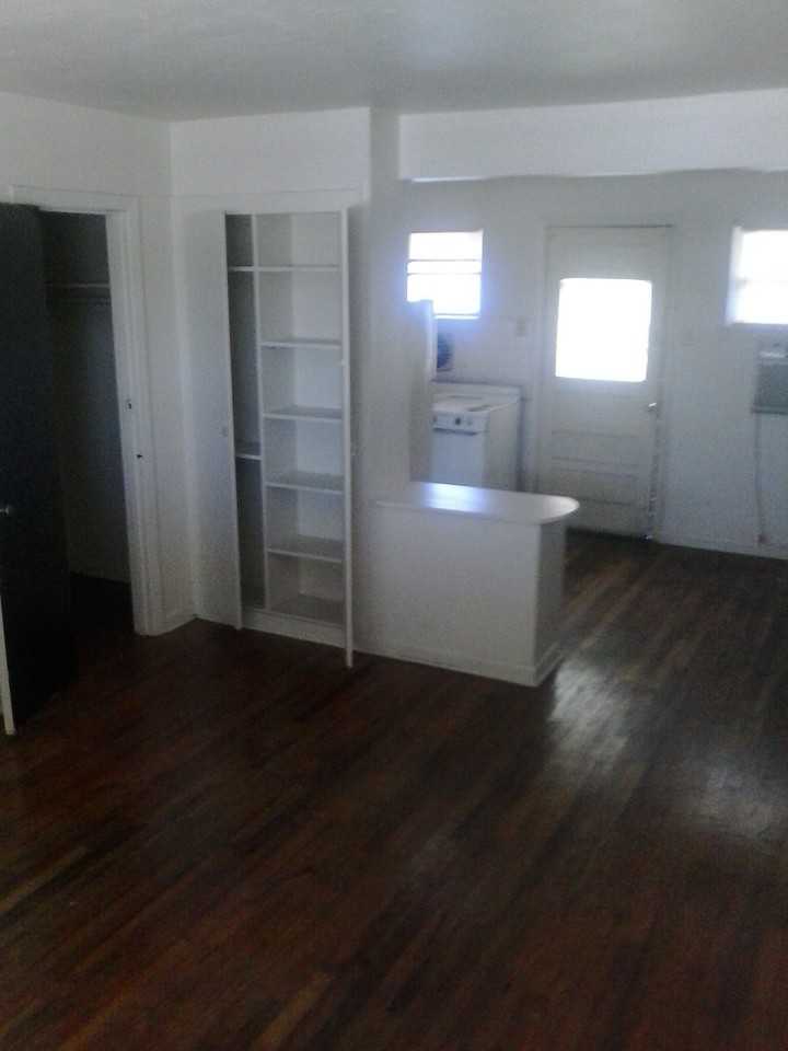 Southmore (2403) - Photo 2 of 12