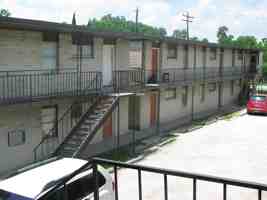 featured image of 3806 Wipprecht St