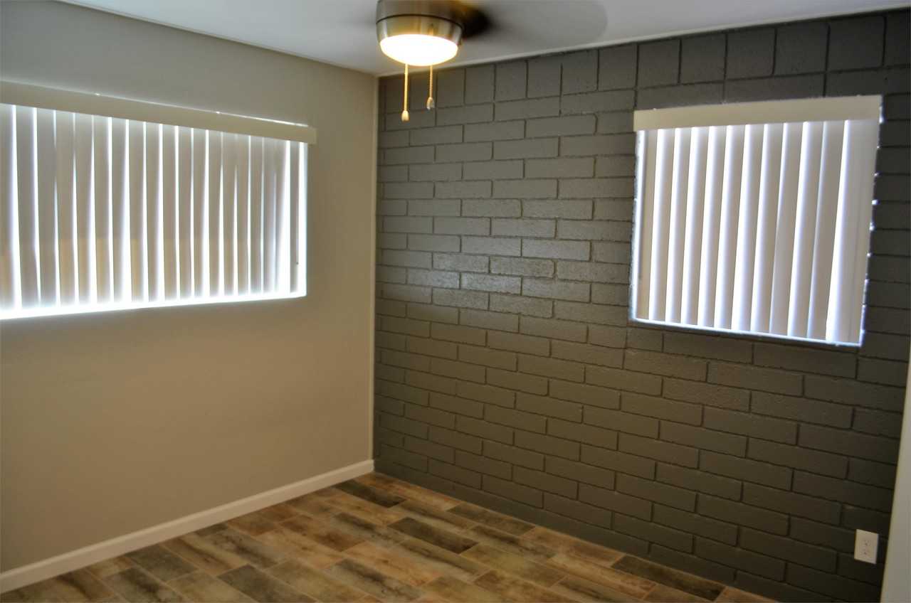 326 West Earll Drive NEW - Photo 7 of 29