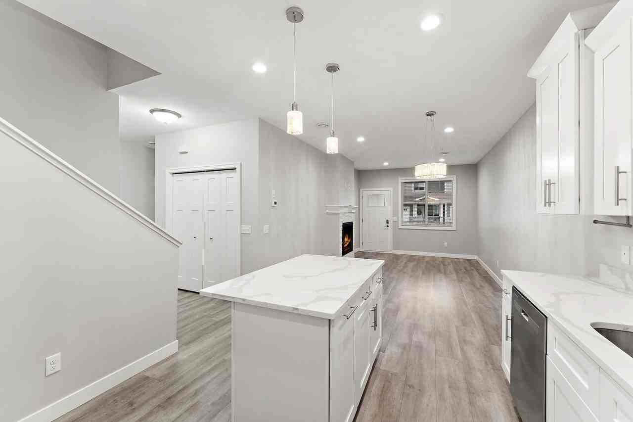 Stone Haven Townhomes - Photo 4 of 39