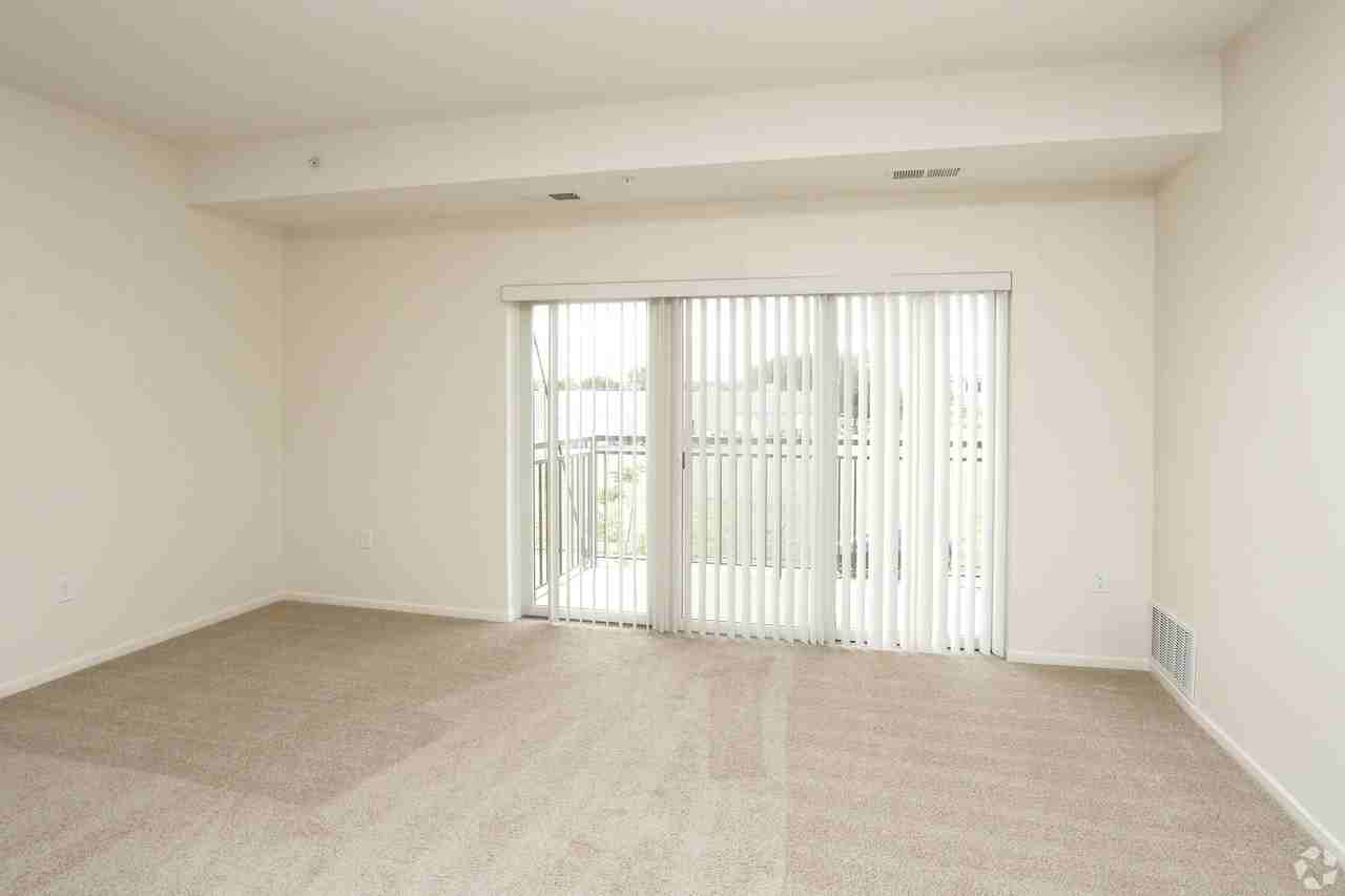 Cascade Apartments - Photo 5 of 38