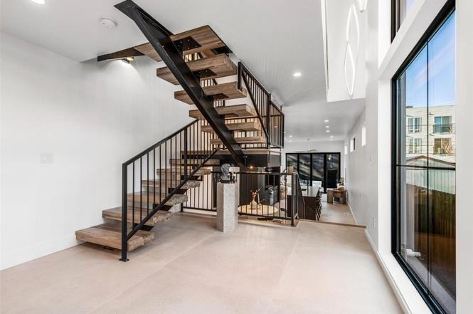 3427 Lawrence Street - Photo 5 of 12