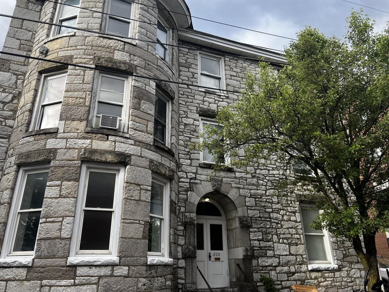 200 East King Street - Photo 2 of 12