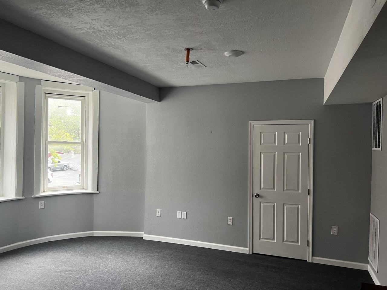 200 East King Street - Photo 3 of 12