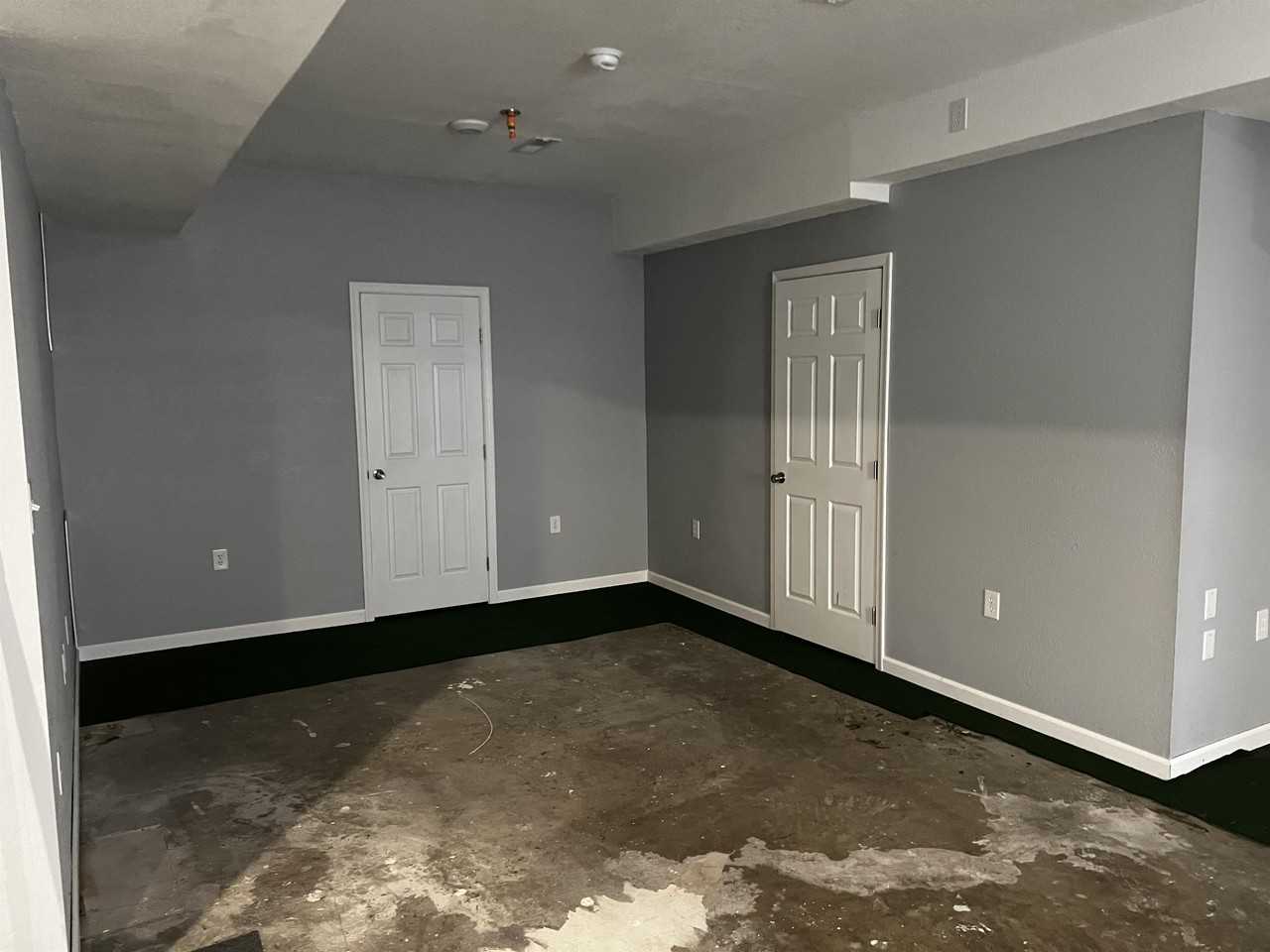 200 East King Street - Photo 7 of 12