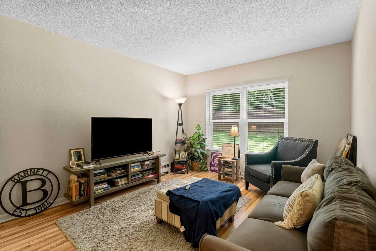 Deerwood Lane - Photo 4 of 11