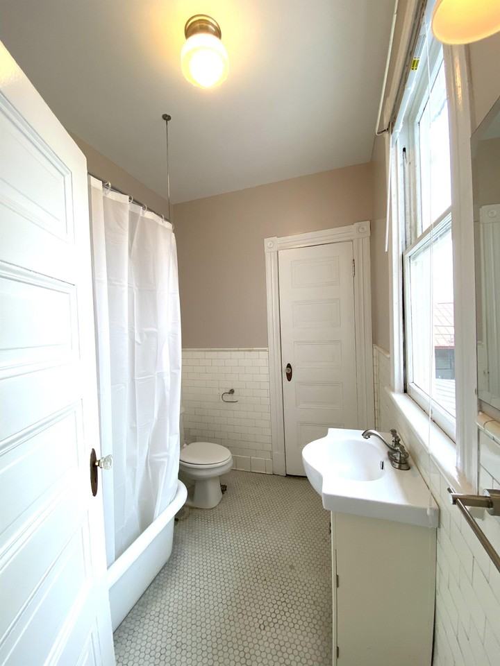 118 East 31st Street - Photo 3 of 18