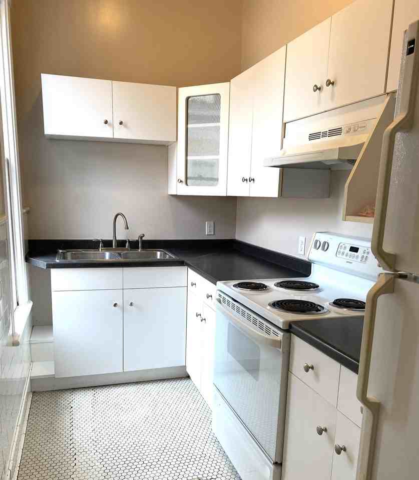 118 East 31st Street - Photo 5 of 18