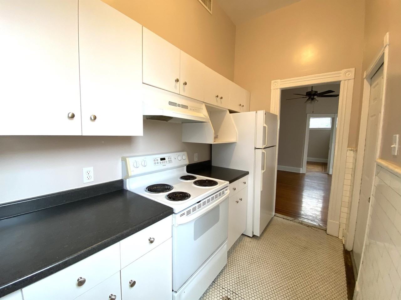 118 East 31st Street - Photo 6 of 18