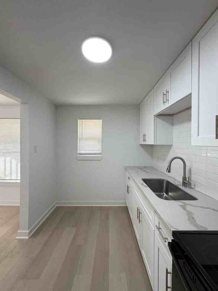 201 Lowery Drive - Photo 7 of 30