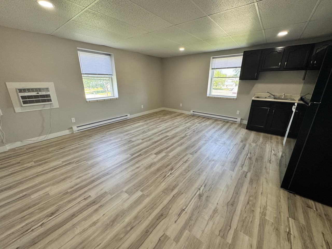 1109 South Main Street - Photo 3 of 40