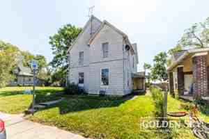 featured image of 915 W Powers St Apt 1