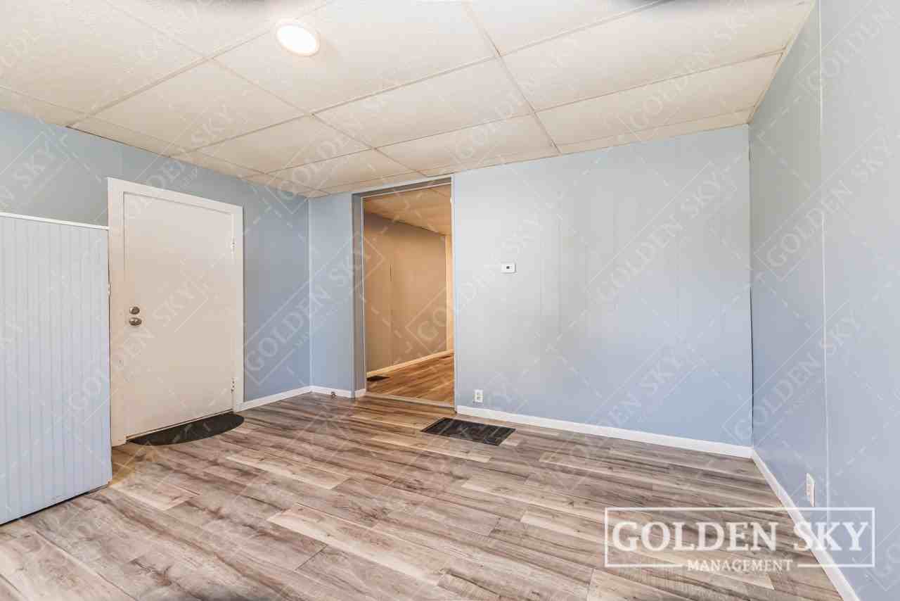 915 West Powers Street - Unit 1 - Photo 5 of 9