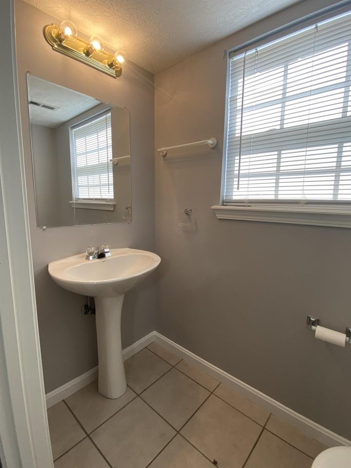 113 Ash Ct - Photo 3 of 13