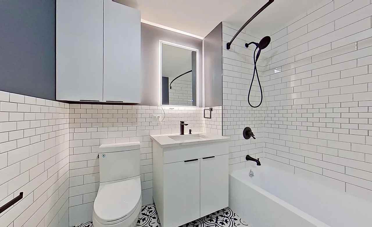 27 Montrose Avenue - Photo 6 of 10