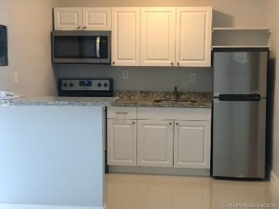 6Plex 1479 NW 16 ST - Photo 5 of 22