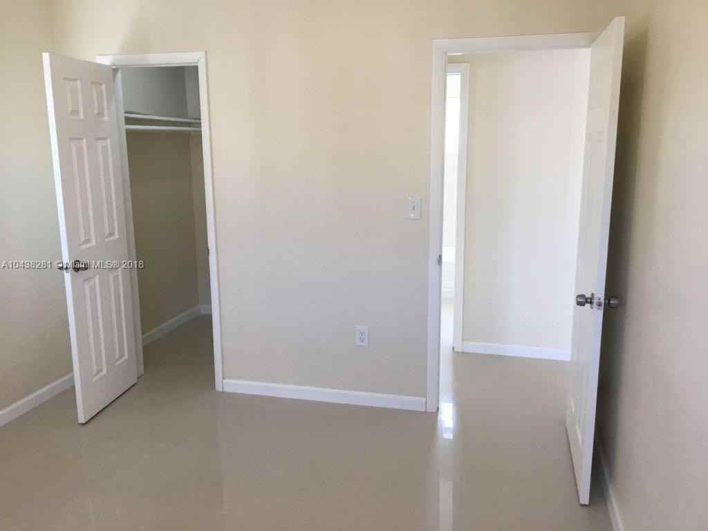 6Plex 1265 NE 136th Terrace - Photo 5 of 20