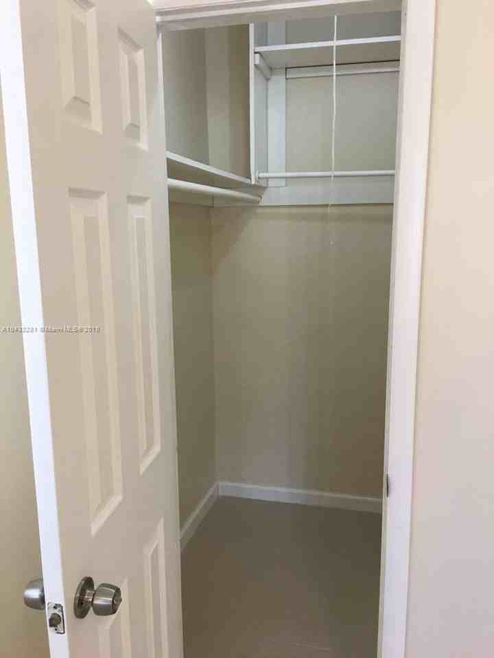6Plex 1265 NE 136th Terrace - Photo 6 of 20