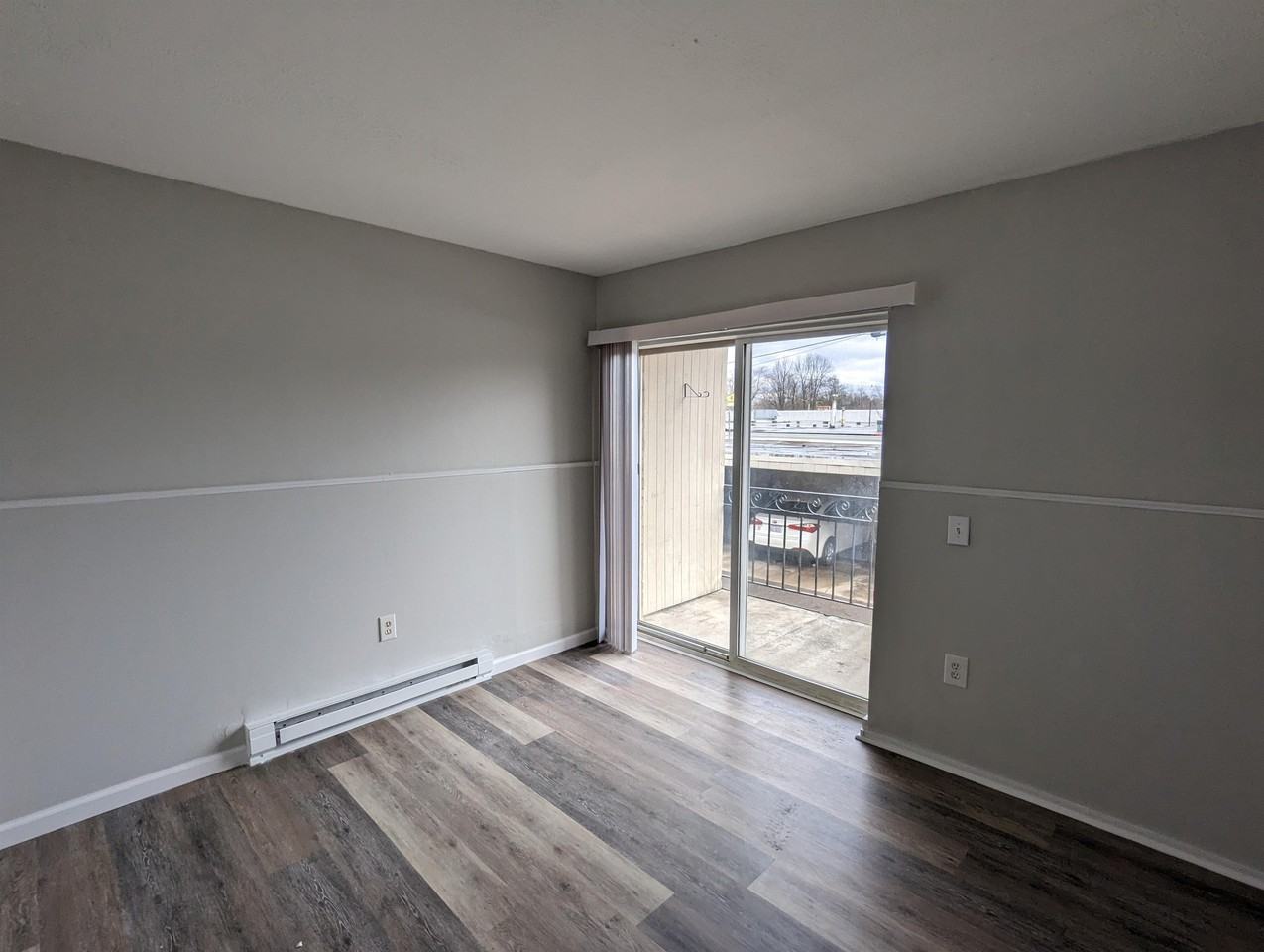 1615 Nottingham Avenue - Photo 5 of 19