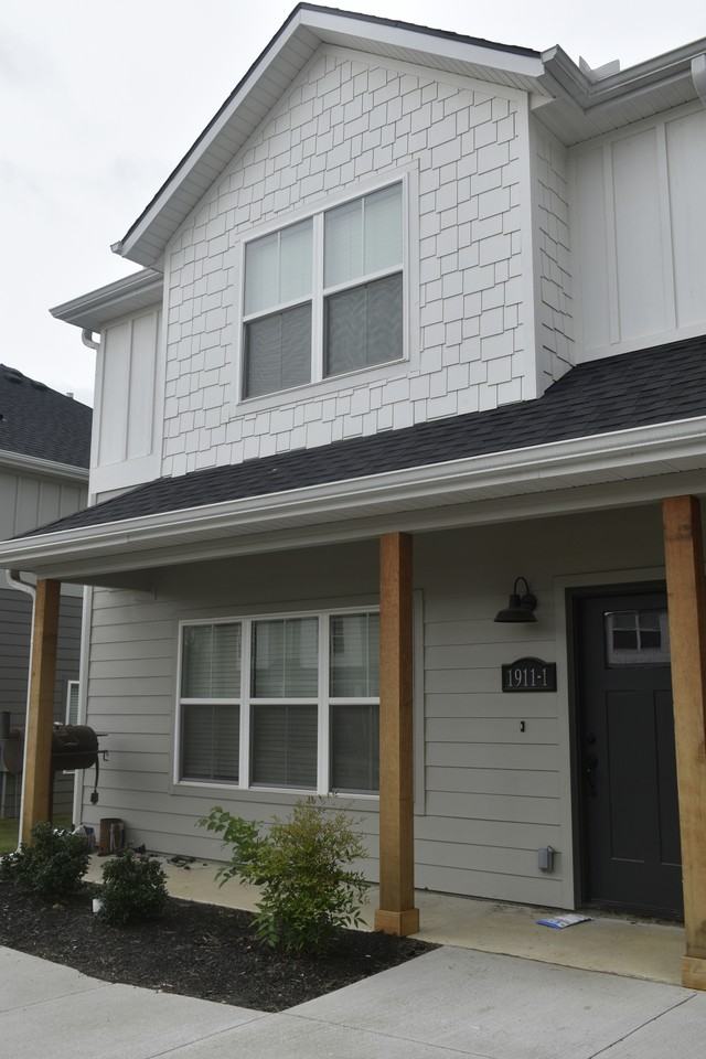 1911 South Garland Avenue - Photo 2 of 15