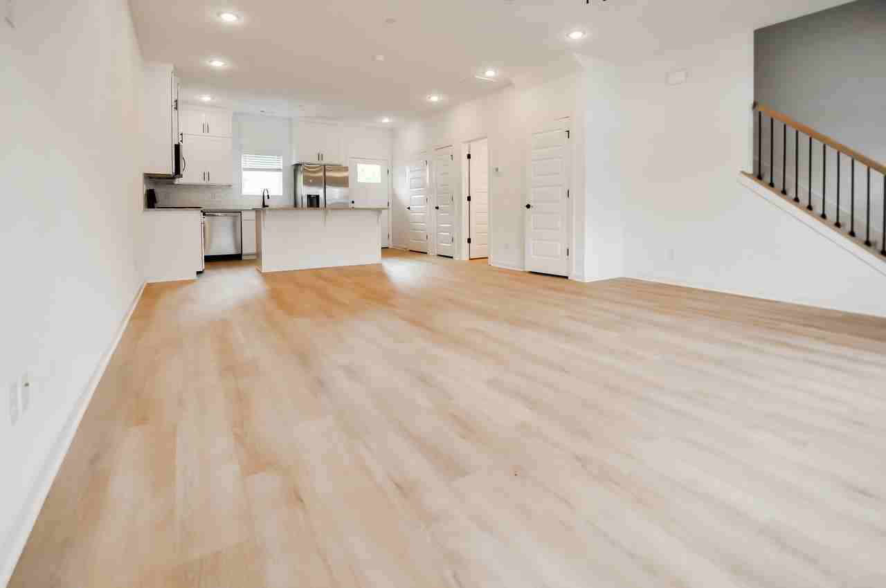 1911 South Garland Avenue - Photo 3 of 15