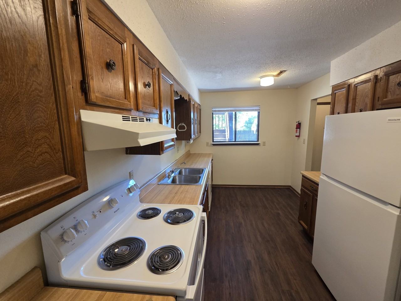 1614 Amelia Street - Photo 4 of 11