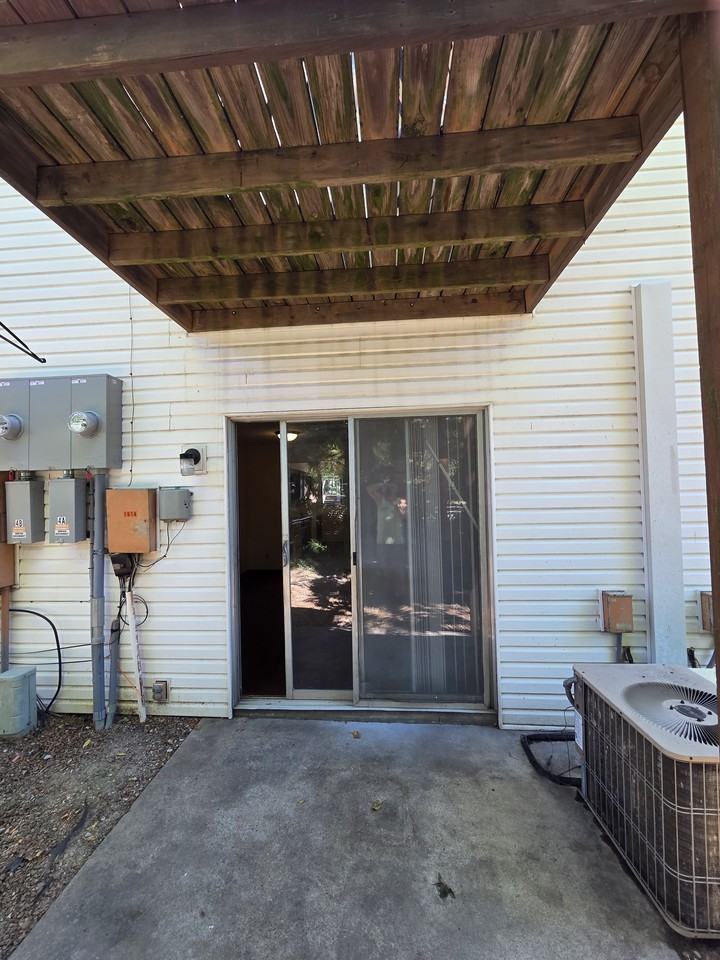 1614 Amelia Street - Photo 7 of 11