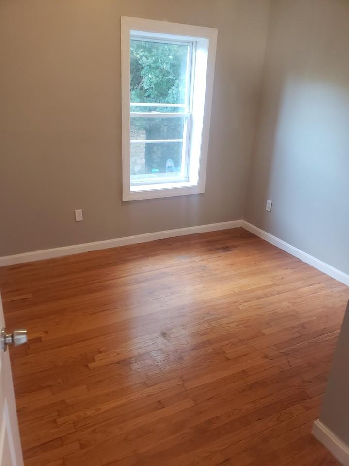 256 Union Street - Photo 2 of 4