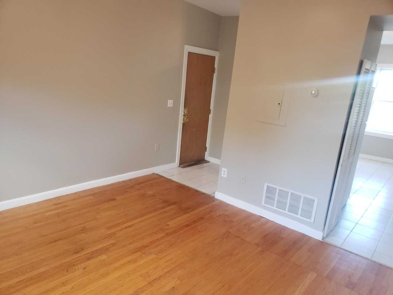 256 Union Street - Photo 3 of 4