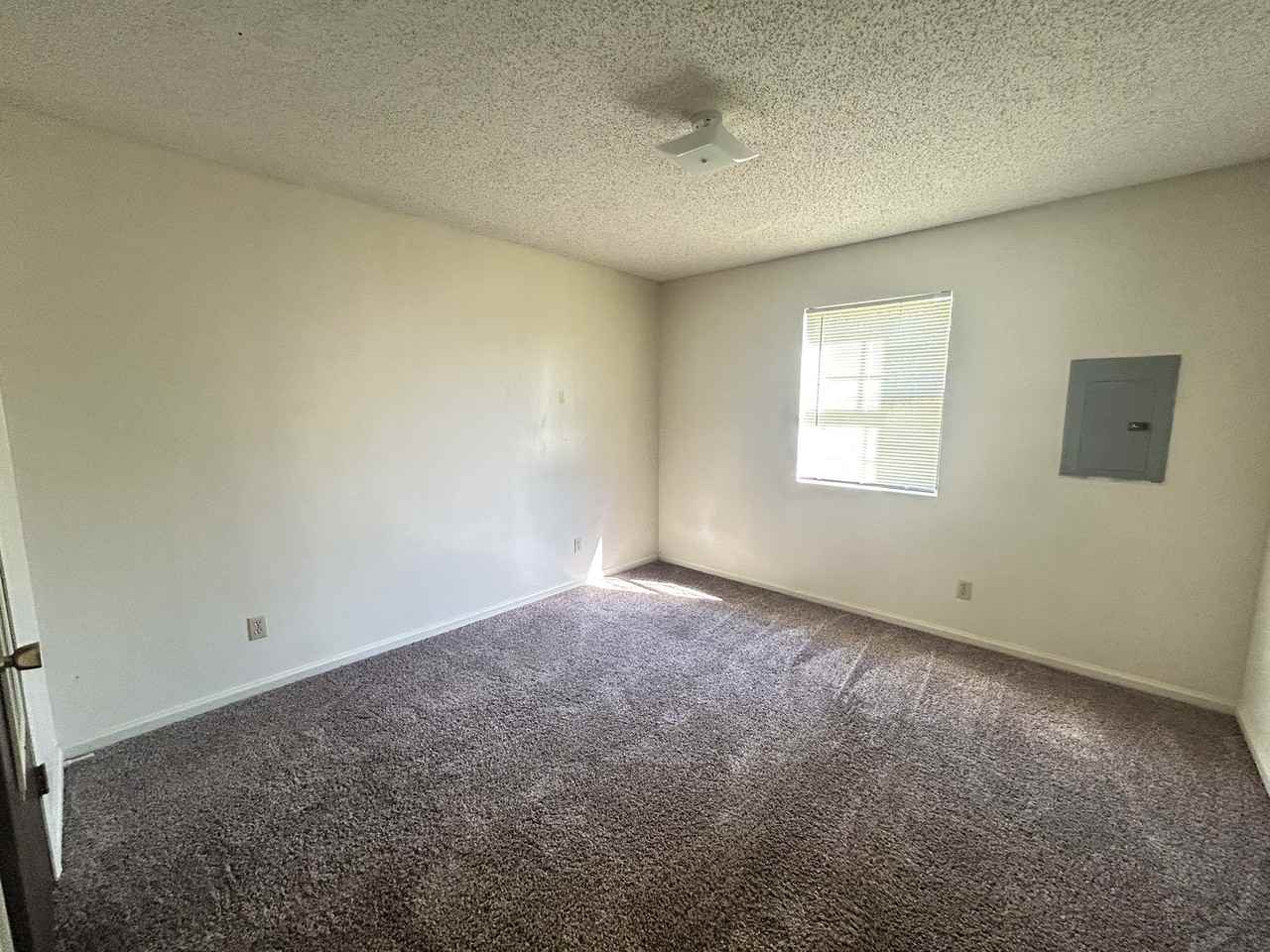 2710 South Taft Street - Photo 7 of 26