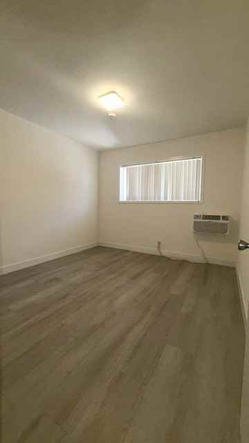 7245 Bakman Avenue - Photo 4 of 10