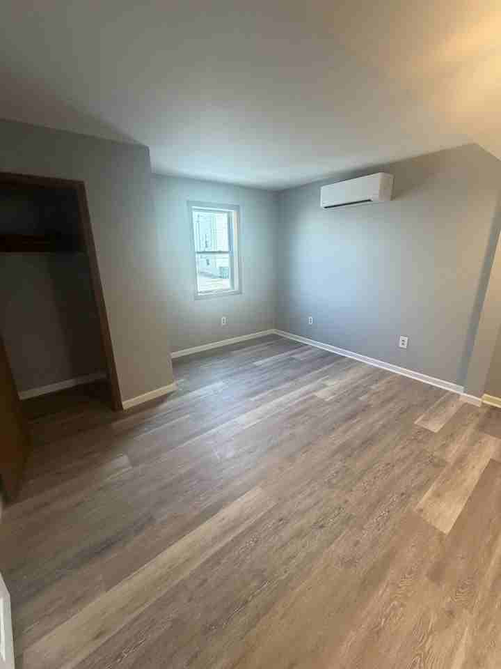 1017 Pine Street - Photo 4 of 6