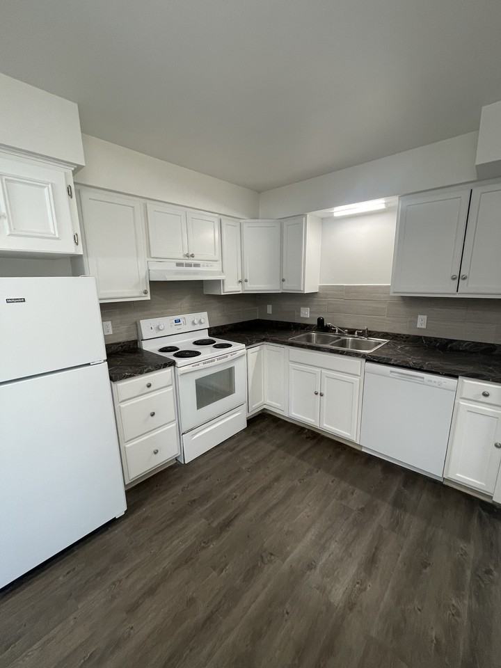 205 East Saginaw Highway - Photo 2 of 24