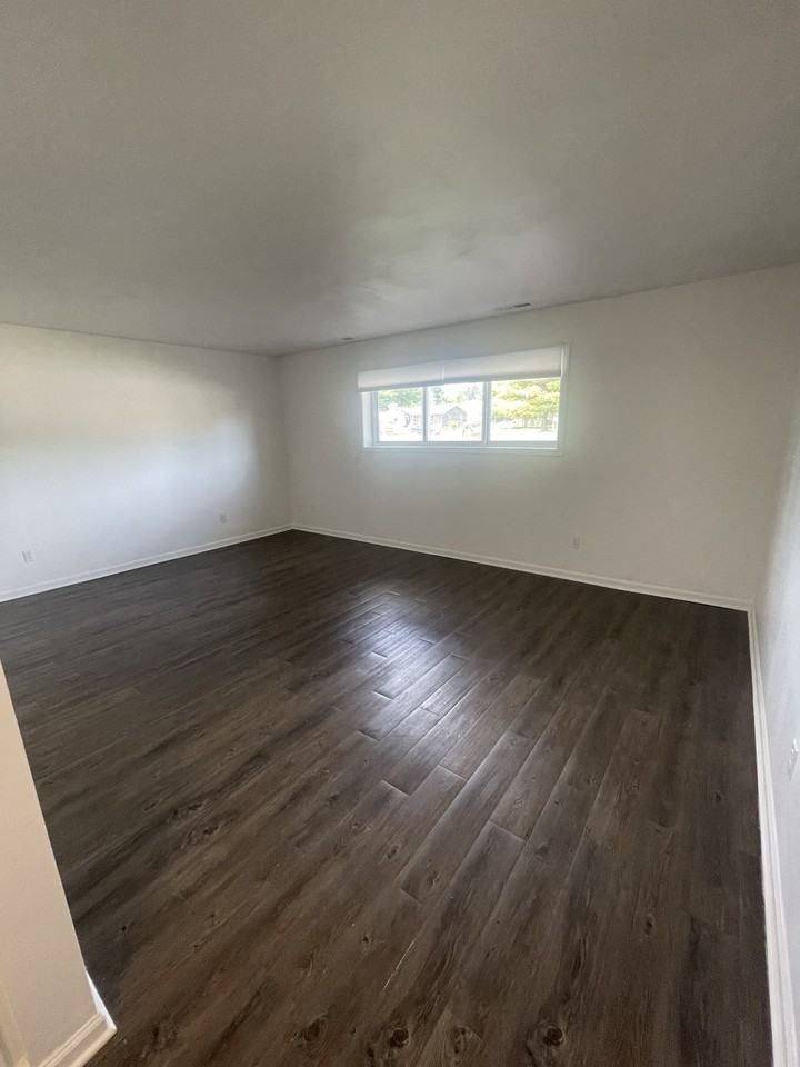 205 East Saginaw Highway - Photo 3 of 24